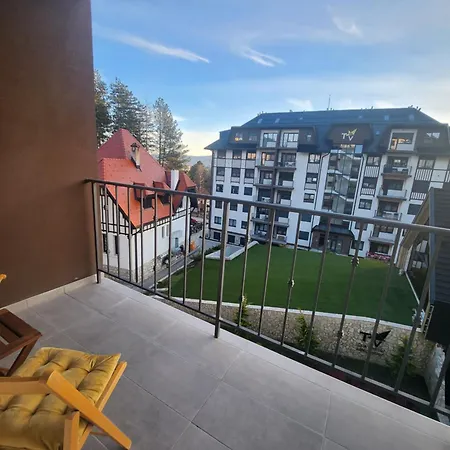Lela Zlatibor Titova *